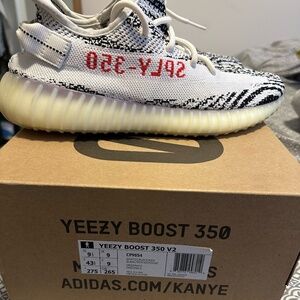 Yeezy 350 v2 zebra